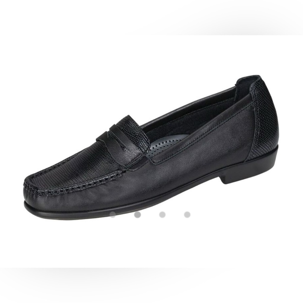 SAS Shoes Penny J Slip On Loafer black leather size 8 Narrow slip on comfort EUC